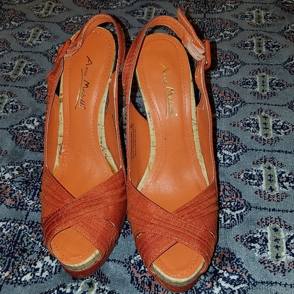 Beautiful stylish Anne Michelle pump - Picture 6 of 6